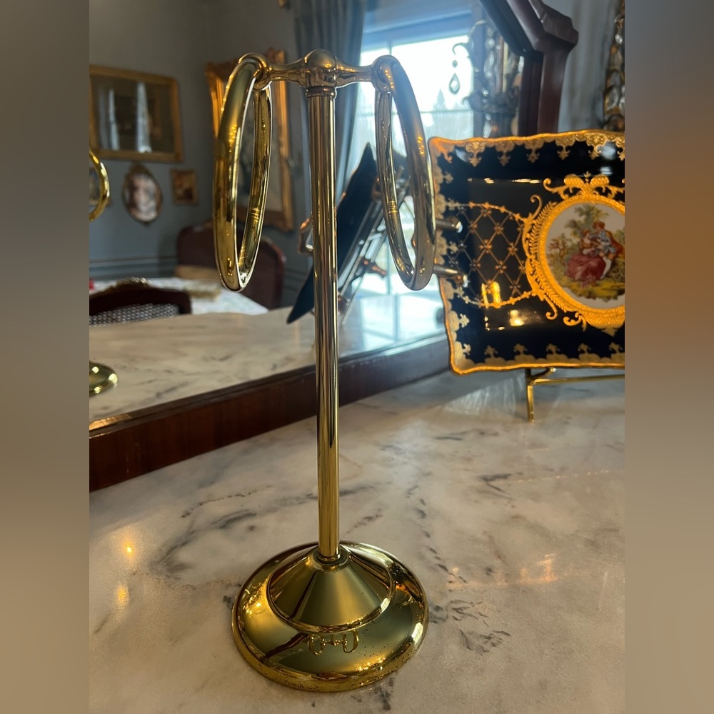 Free Standing Wash Cloth•Finger Towel Twin Rings Bathroom Vanity       Holder